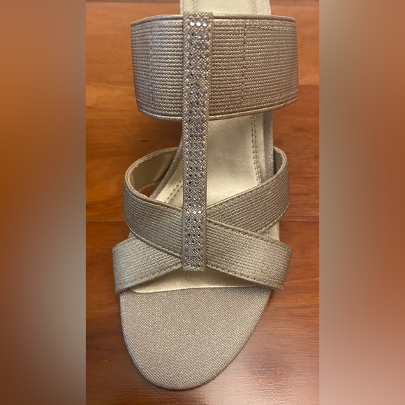 IMPO glittery champagne wedge sandals size 5.5 - Picture 2 of 5